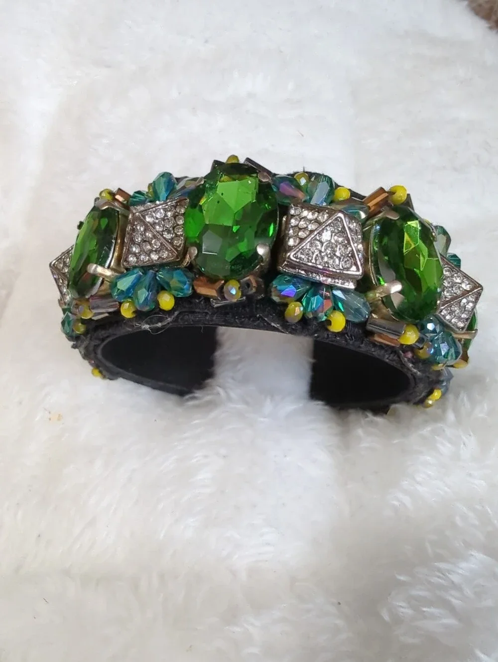 Swarovski Crystals Bracelet Jewels Galore Metal Covered Cuff Beautiful Gold Cake